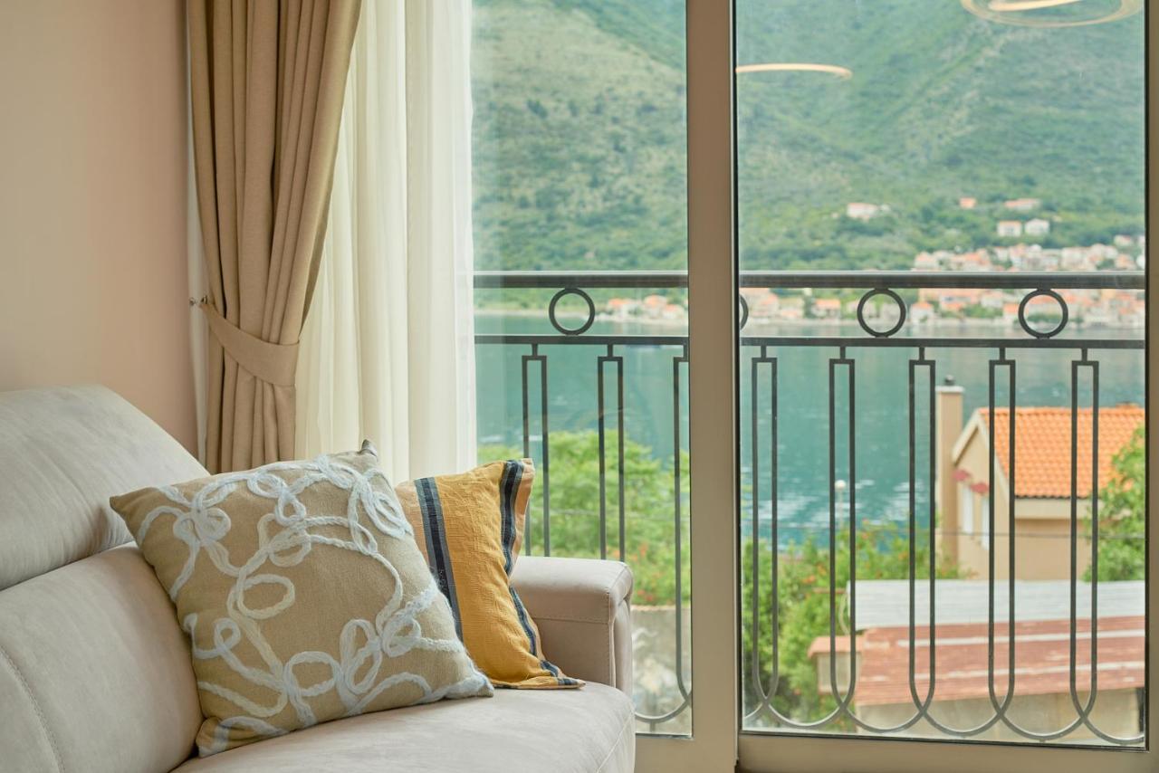 2Montenegro Limeta Apartments With Pool Kotor Ngoại thất bức ảnh